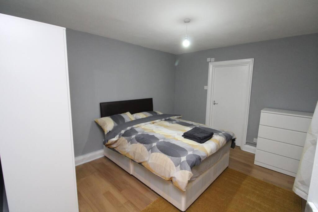 Modern 2 Bed Close To City Apartment ลอนดอน ภายนอก รูปภาพ