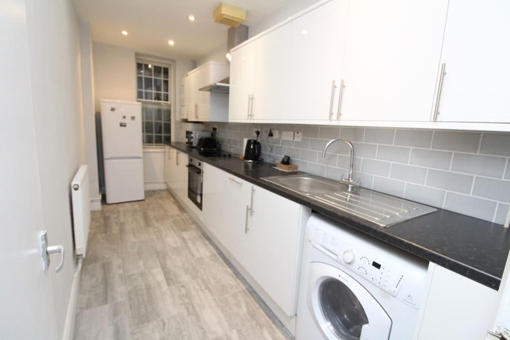 Modern 2 Bed Close To City Apartment ลอนดอน ภายนอก รูปภาพ