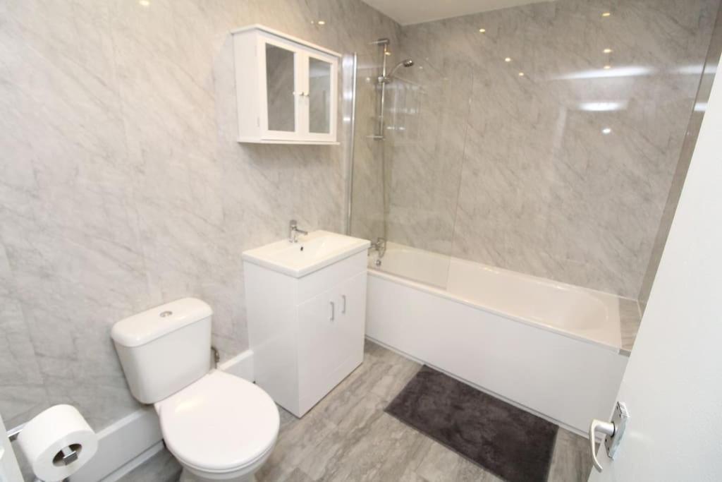 Modern 2 Bed Close To City Apartment ลอนดอน ภายนอก รูปภาพ